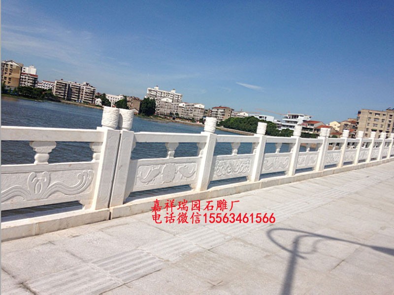 1528098591391158.jpg 石雕牌坊