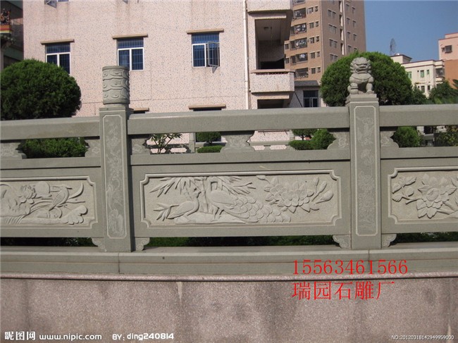 1522284758690961.jpg 石雕牌坊